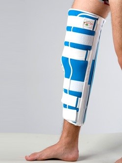 Тутор на коленный сустав с пятью ребрами жесткости Реабилитимед 3-Н