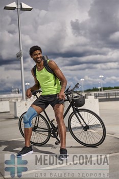 Genumedi pss - Спортивный бандаж medi  для коленного сустава с особым силиконовым кольцом для коленной чашечки и системой дополнительных ремней -  Средней степени фиксации - Для женщин и мужчин (Германия) - фото 27759