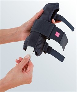 Ортез для фиксации лучезапястного сустава Medi Manume